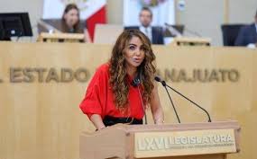 Hades Aguilar impulsa ley contra las adicciones